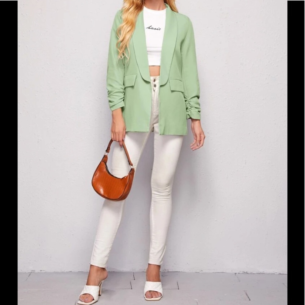 SOLD! New ruched sleeves shawl collar green blazer - Picture 3 of 5